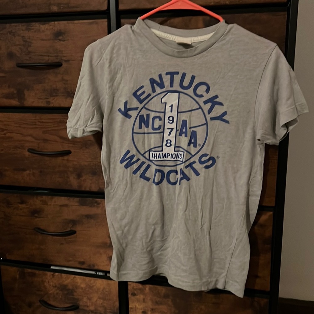 Kentucky wildcats shirt